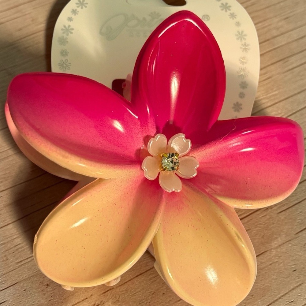 Large Floral Flower Gradient Hair Claw Clip‎ - Pink to Cream Hair Accessory - Picture 4 of 5